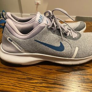 Men’s Nike size 13 Flex Experience